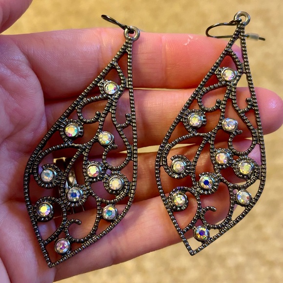 Elegant Filigree Earrings - Picture 1 of 4